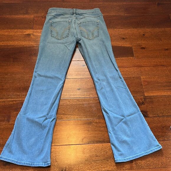 Hollister Light Blue Low-Rise Boot Jeans 4S - Picture 5 of 7